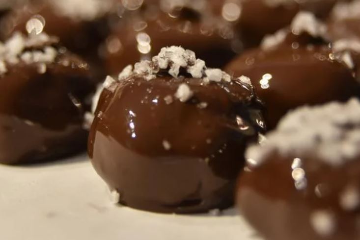 Laughing Moon Chocolates 4 Piece Salted Caramels
